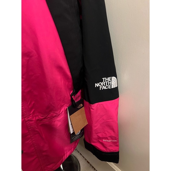 The North Face 1994 Retro Mountain Light Futurelight Jacket - Picture 5 of 14